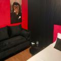 red and black‏