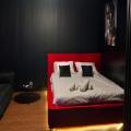 red and black‏